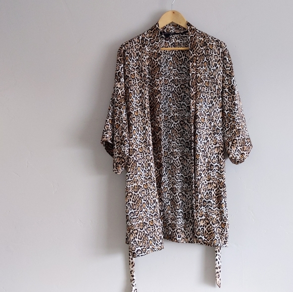 🌿VICTORIA'S SECRET ROBE🌿 - Picture 6 of 10